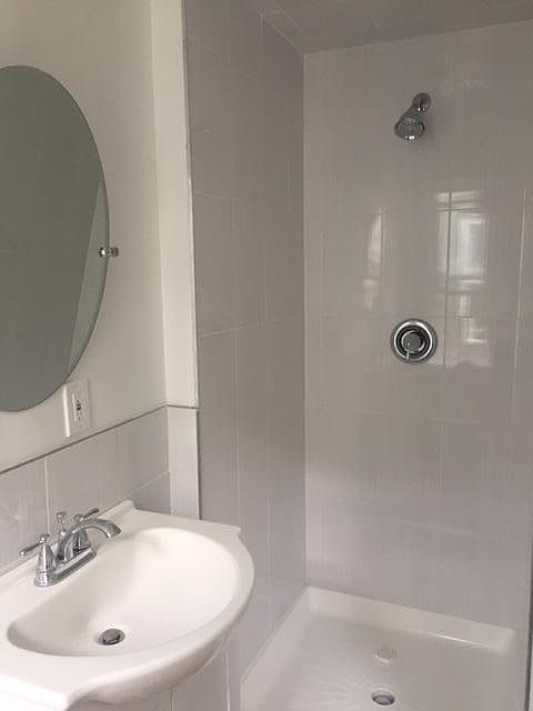 2nd image of 4234 Chestnut St #2RA