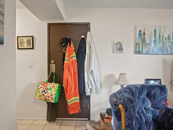 3rd image of 4639 48th St