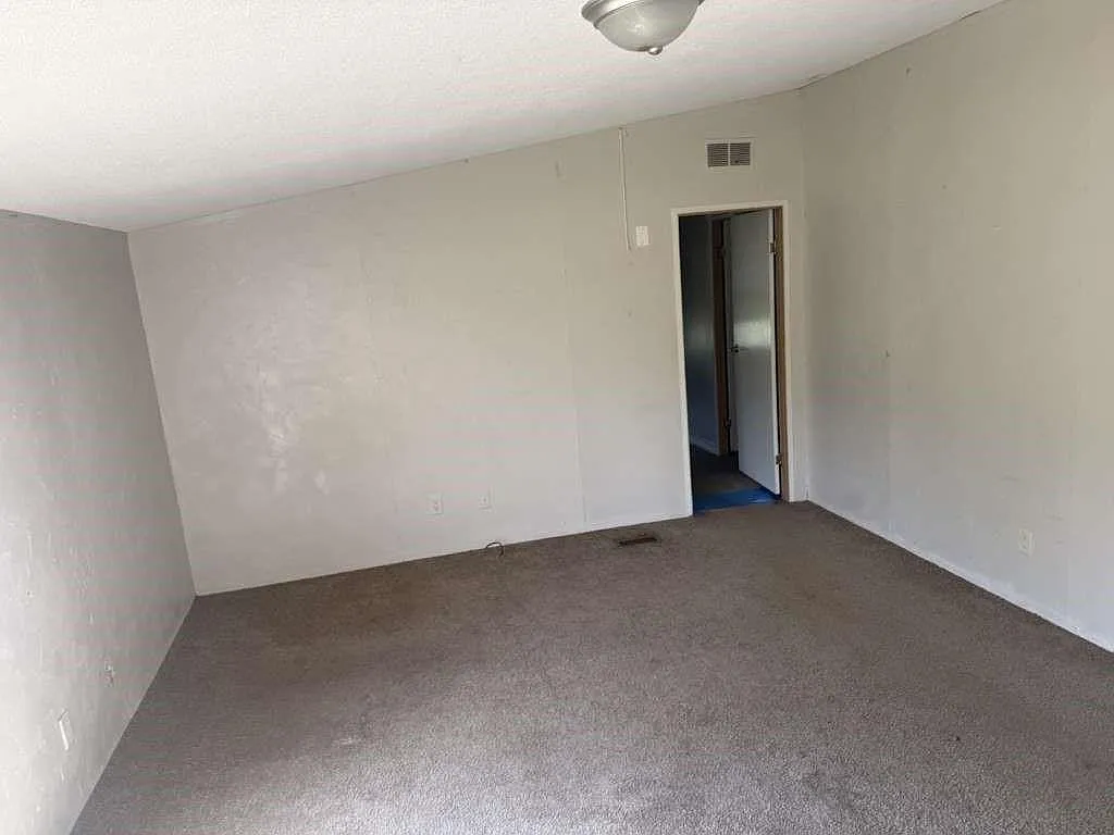 4 bed, 2.0 bath, 1344 sqft, $1,999 — Photo 4