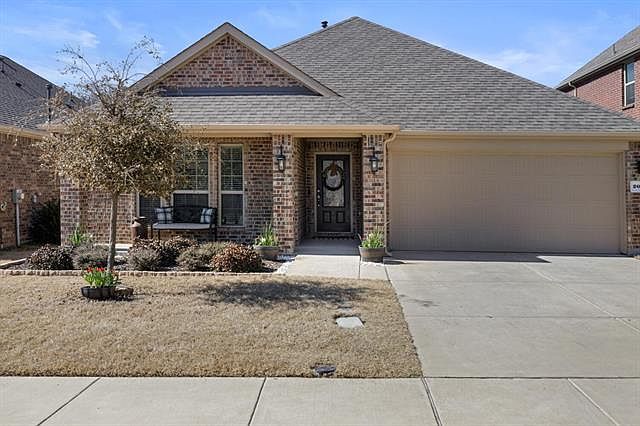 1st image of 2016 Lake Vista Dr