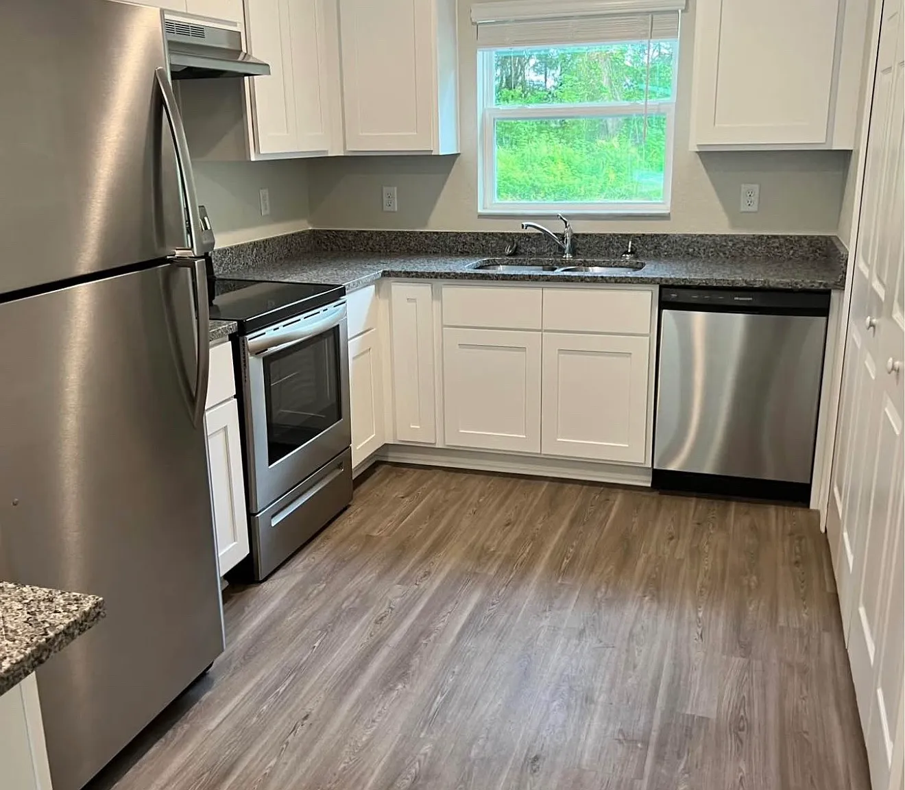 2 bed, $1,400 — Photo 4