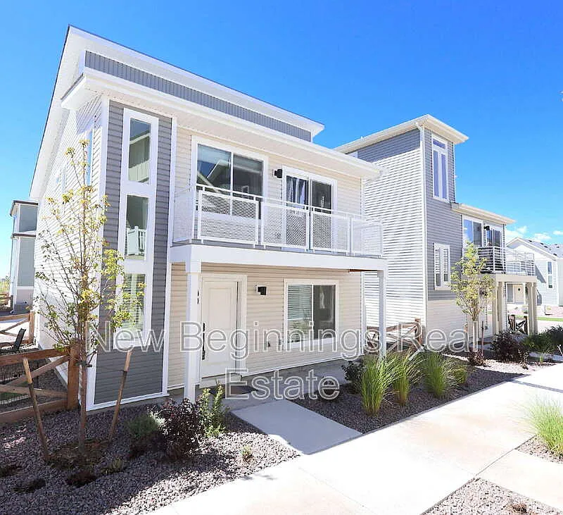 2 bed, 2.0 bath, 1100 sqft, $2,195 — Photo 1