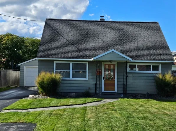 209 Memphis St, Liverpool, NY 13088