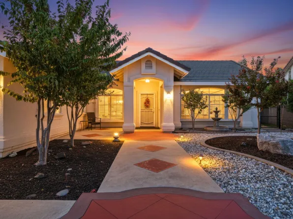 3570 Old Lantern Dr, Redding, CA 96003