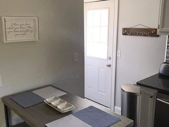 4th image of 304 Colegate Dr
