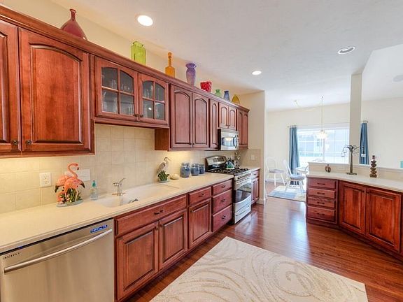 4th image of 5 Angell Brook Dr