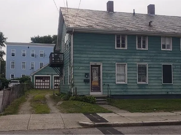397 Rathbun St #1R, Woonsocket, RI 02895