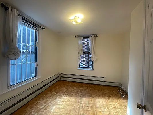 Rented by Manhattan Realty Group | media 5