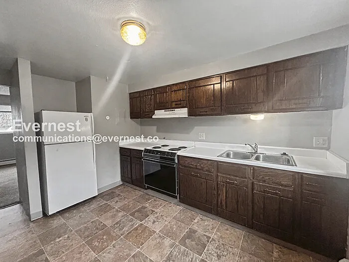 1075 Magnolia St #1 — Photo 1