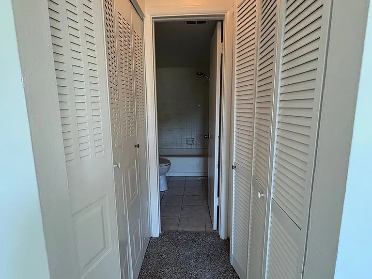 944 Lake Destiny Rd #E — Photo 10