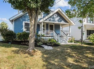 706 N Geyer Rd, Saint Louis, MO 63122