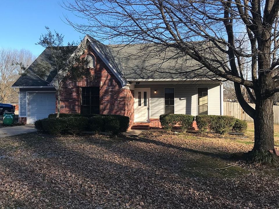 1st image of 310 Colonial Dr