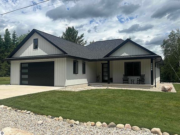 2nd image of 3681 Riverview Rd