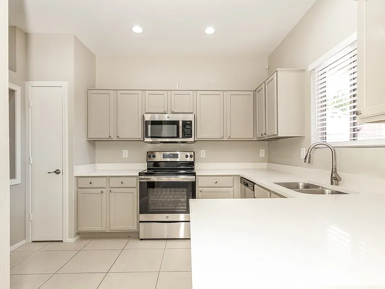 1750 W Union Hills Dr #35 — Photo 5