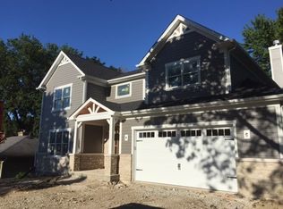 1104 Aurora Way, Wheaton, IL 60189