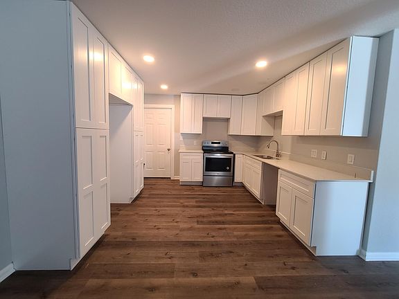 5th image of 103 Saint Martin Ave #101