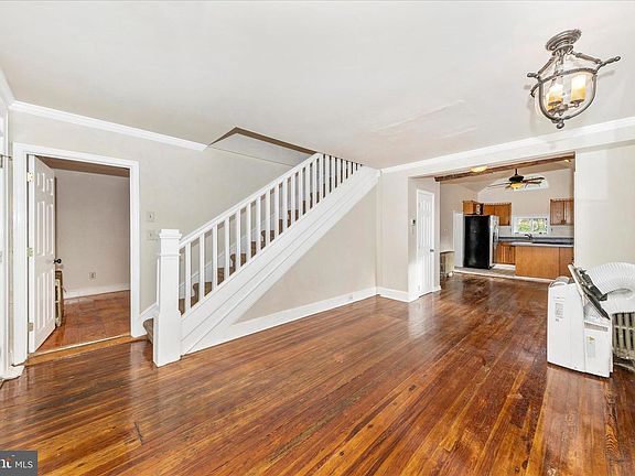 4th image of 230 Knoxville Rd