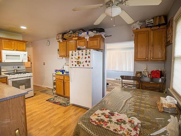 3rd image of 35509 Miami Dr