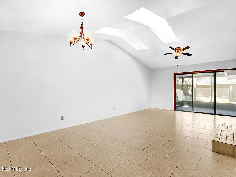 2366 Bitternut Way — Photo 5