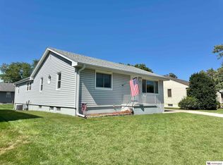 2015 Fairacres Dr, Fremont, NE 68025