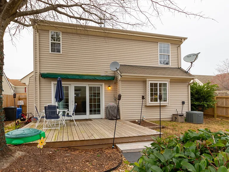 601 Lord Byron Ct — Photo 3
