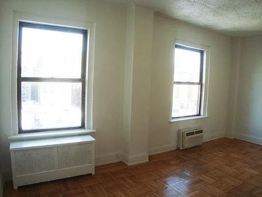 Rented by DSA Realty Midtown West | media 24
