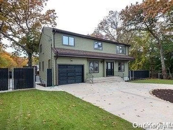 24 Wilson Avenue, Selden, NY 11784