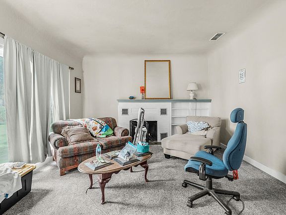 3rd image of 1212 Morrow Rd