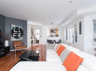 105 Adams Ct, Edgewater, NJ 07020