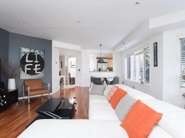 105 Adams Ct, Edgewater, NJ 07020