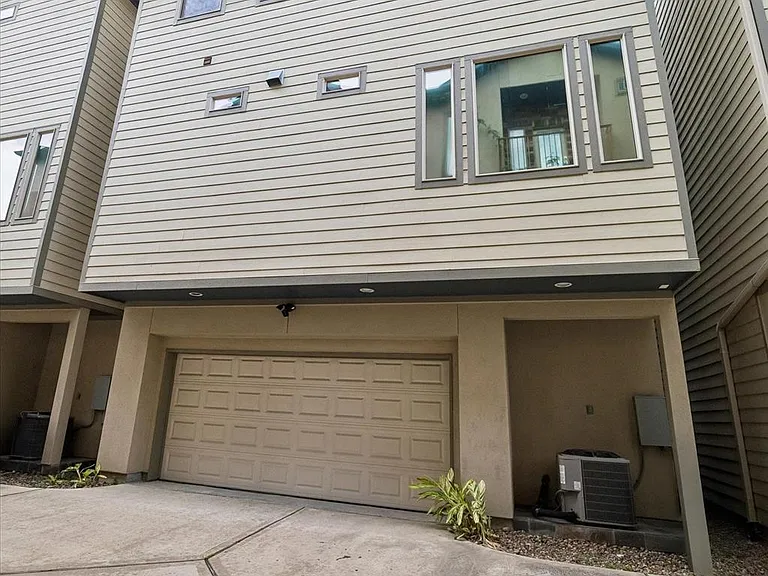 4833 Chenevert St — Photo 33