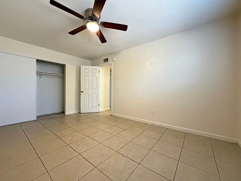 1809 E Broadway Rd — Photo 21