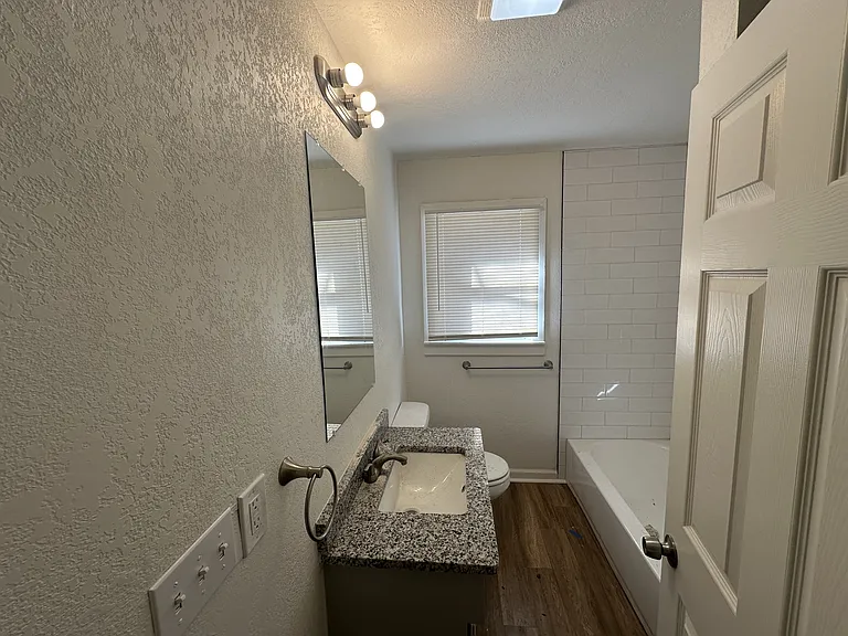 1008 S 14th St — Photo 8