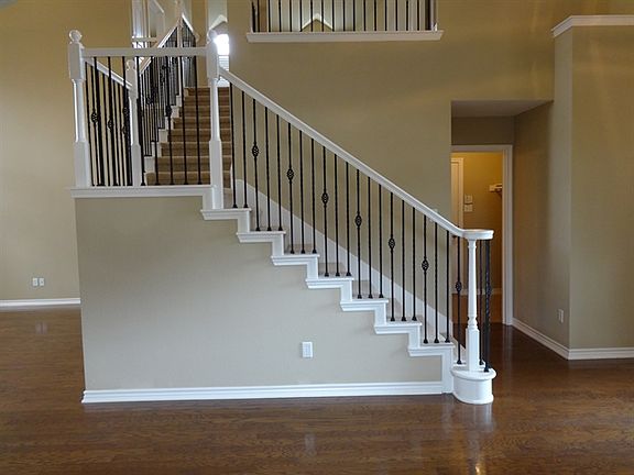 5th image of 808 Warwick Ct
