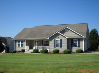 122 Terrace Meadows Dr, Seneca, SC 29672