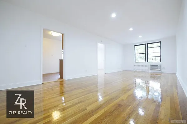 Rented by Zuz Realty | media 35