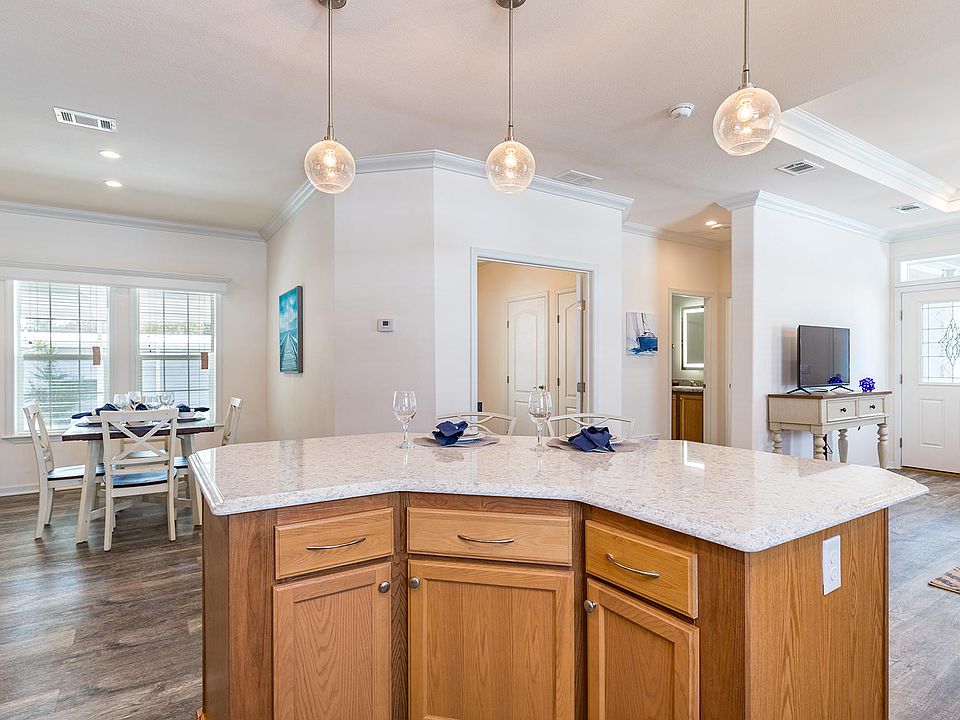1st image of 6708B Lakewood Dr #75