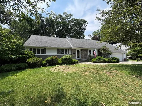 31 Congress Rd, Emerson, NJ 07630