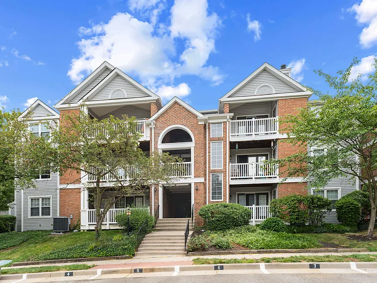 7501 Ashby Ln #J — Photo 1