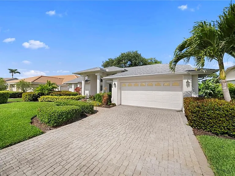 22361 Fountain Lakes Blvd — Photo 3