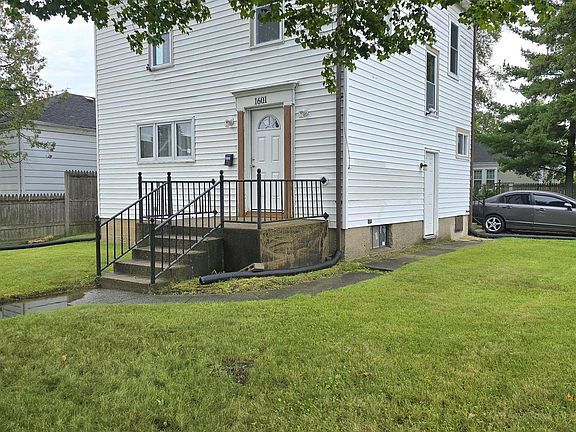2nd image of 1601 Magnolia St
