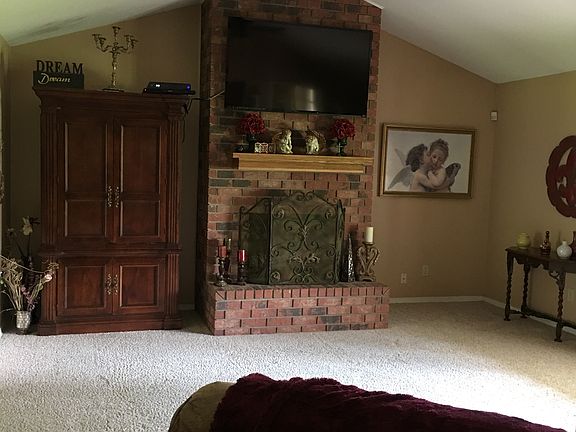 2nd image of 104 Bordeaux Dr