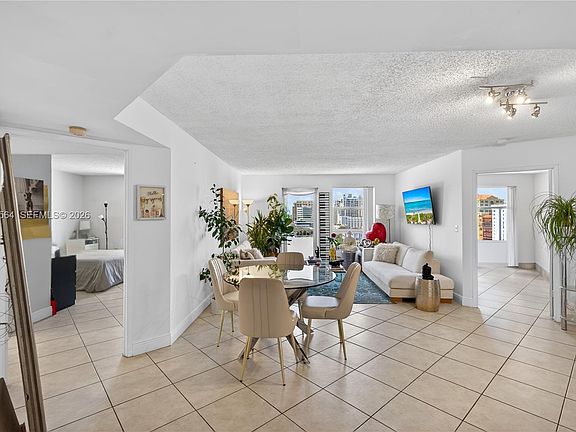 2nd image of 2351 Douglas Rd APT 1104