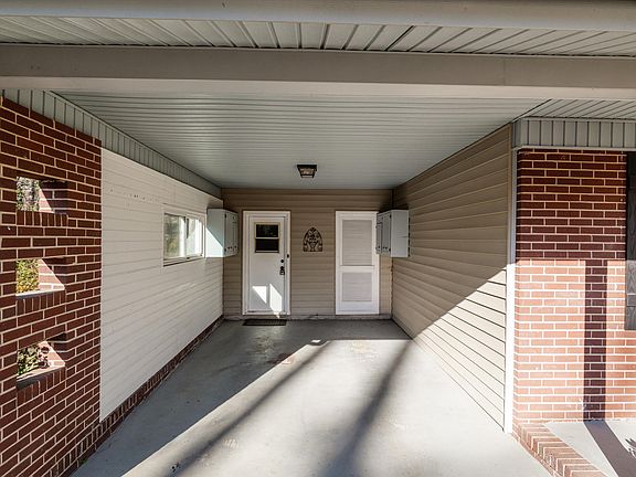 4th image of 568 Martin Lane
