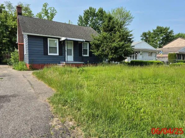 71 Biltmore Dr, Troy, MI 48084