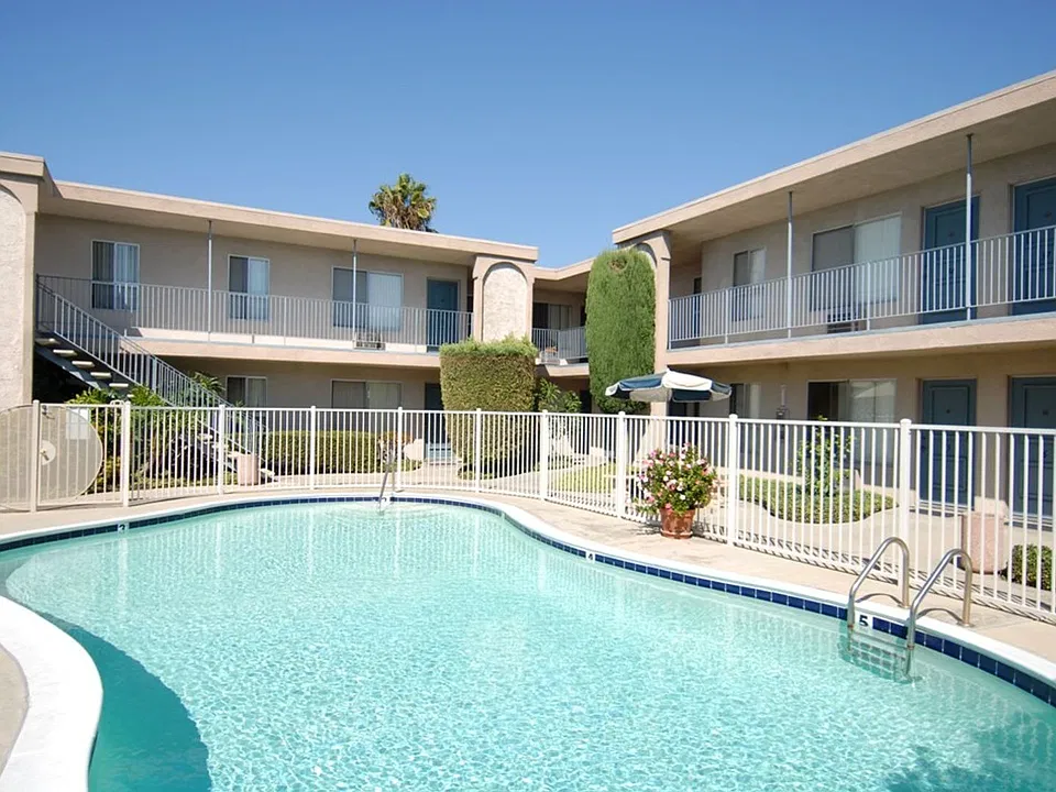 Four Winds Apartments