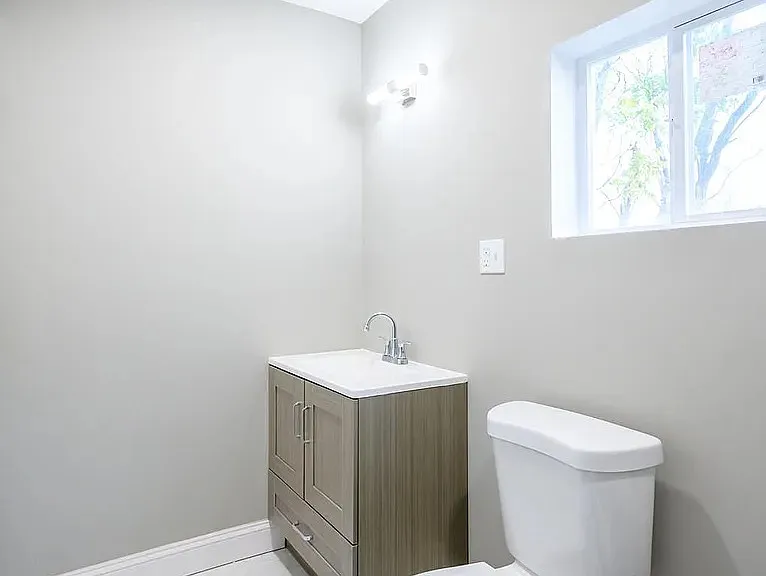 2212 Greenwich St — Photo 18