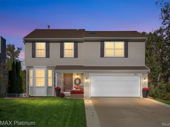 1815 Andover Blvd, Howell, MI 48843