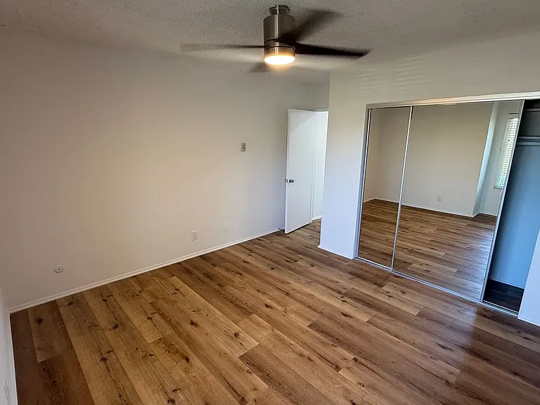 20317 Saticoy St — Photo 30