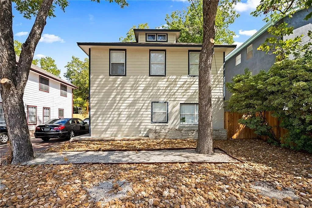 504 West 35th Street — Photo 2